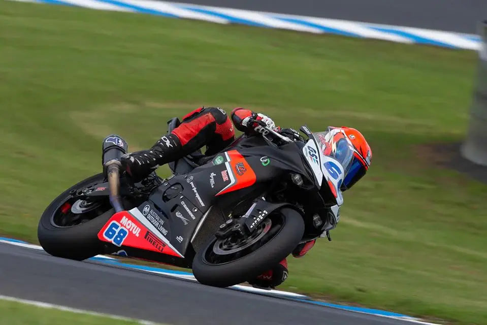 Headlight and tail light decals for YZF-R6 2017+, quality proven by Oli Bayliss!